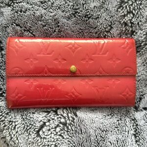 listing-status-banner